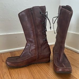 Brown leather size 8 zip up Hush Puppies with lace-up detail